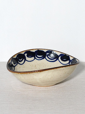 �������Y����̔n�̖ځE�ȉ~��