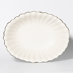 美品　作家　石岡　信之　白い花びら型陶器皿3枚セット 美品 作家 石岡 信之 白い花びら型陶器皿3枚セット - メルカリ