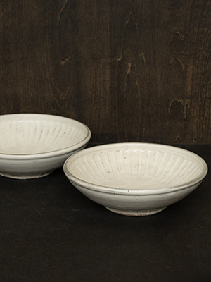 粉引マットしのぎ 玉縁6寸鉢 - 作家もの器 八木橋昇さんの作品